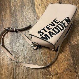Steve Madden Rose Pink & Black Leather Crossbody Handbag w/ Silver Chain Strap